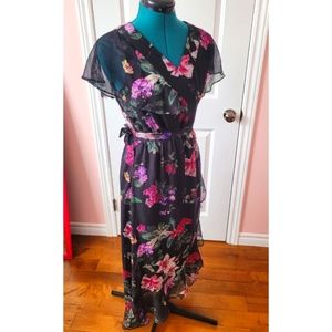 RW & co floral wrap dress! Small